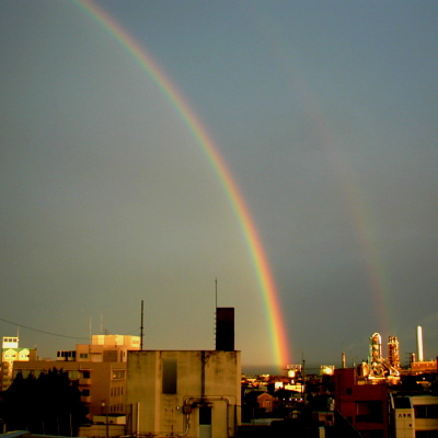 2001年11月12日16 時10分　市役所屋上から見た虹