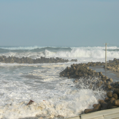 河原子海岸の高波の様子（2006年9月5日16時）